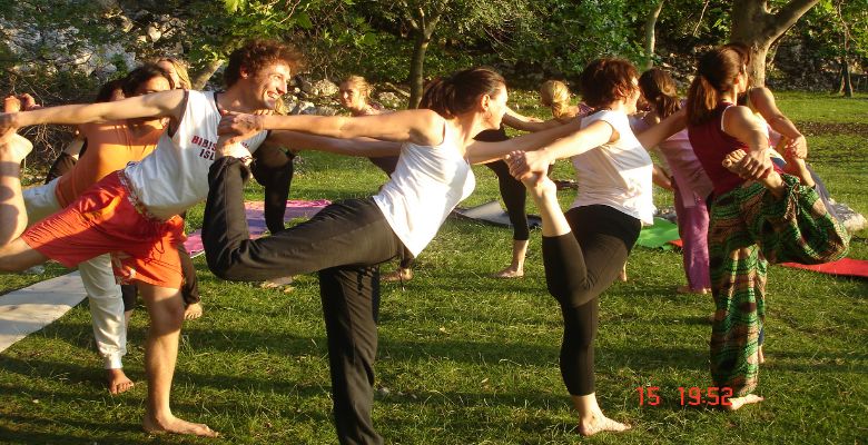 100-hours-yoga-teacher-training-in-rishikesh